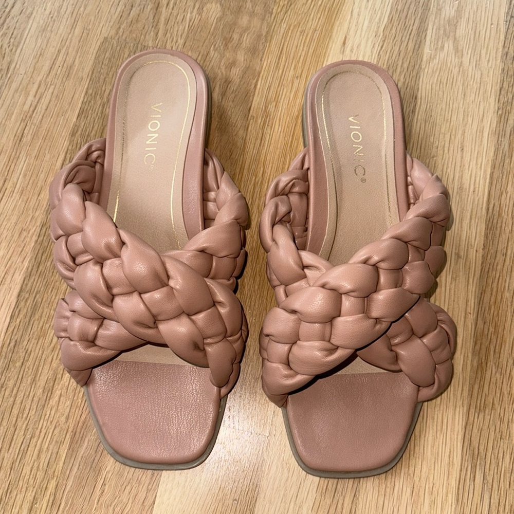 Vionic Braided Sandals in Blush Pink